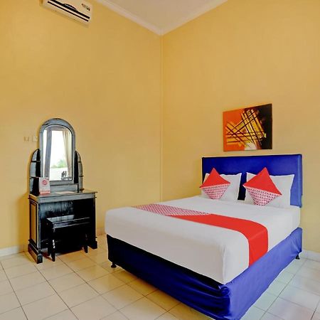 Oyo 3096 Hotel Dewi Warsiki Гилиманук Екстериор снимка