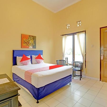 Oyo 3096 Hotel Dewi Warsiki Гилиманук Екстериор снимка