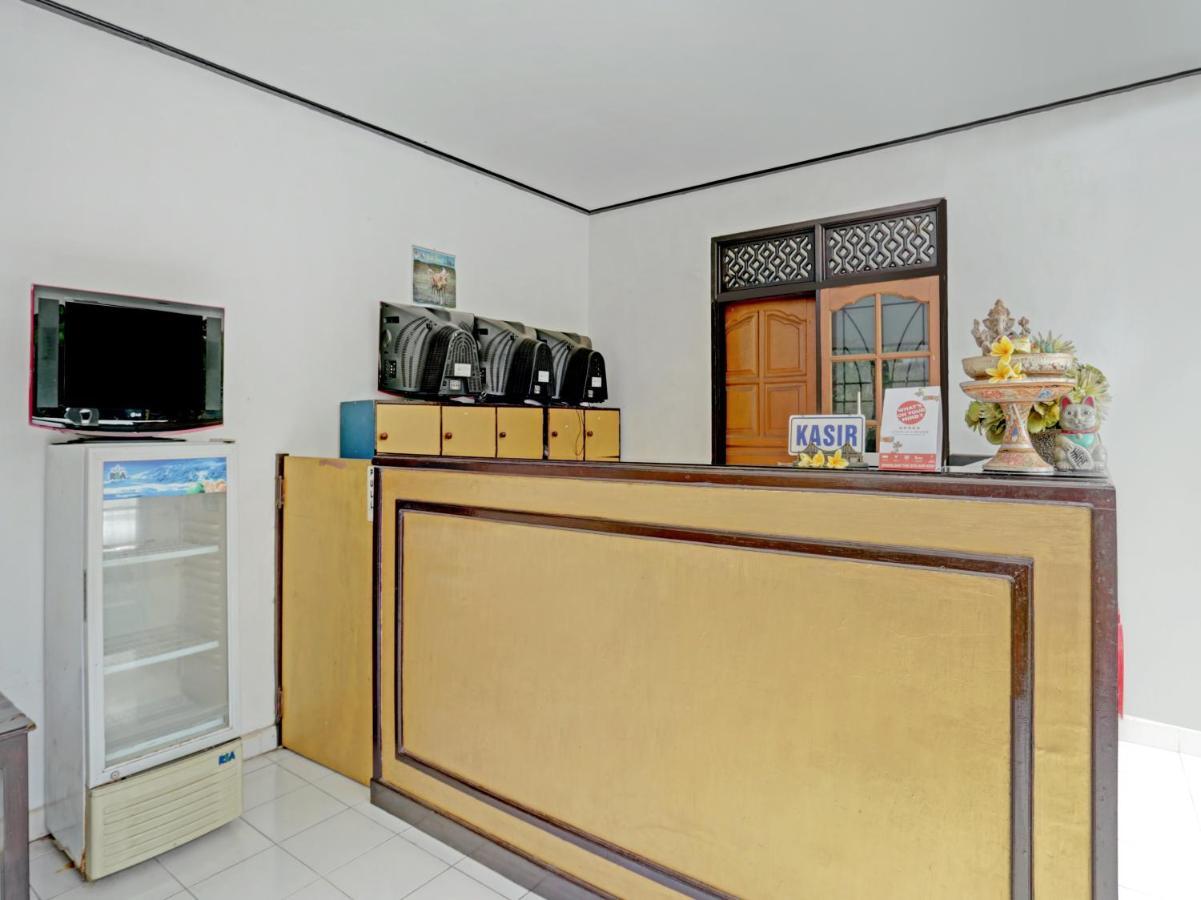 Oyo 3096 Hotel Dewi Warsiki Гилиманук Екстериор снимка