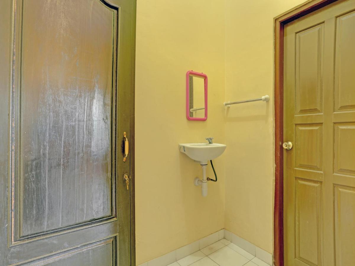 Oyo 3096 Hotel Dewi Warsiki Гилиманук Екстериор снимка