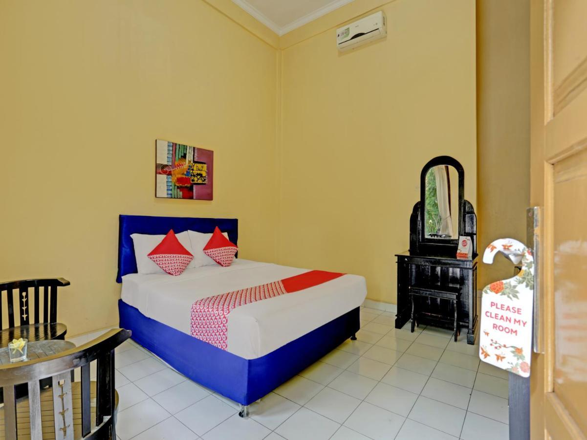 Oyo 3096 Hotel Dewi Warsiki Гилиманук Екстериор снимка