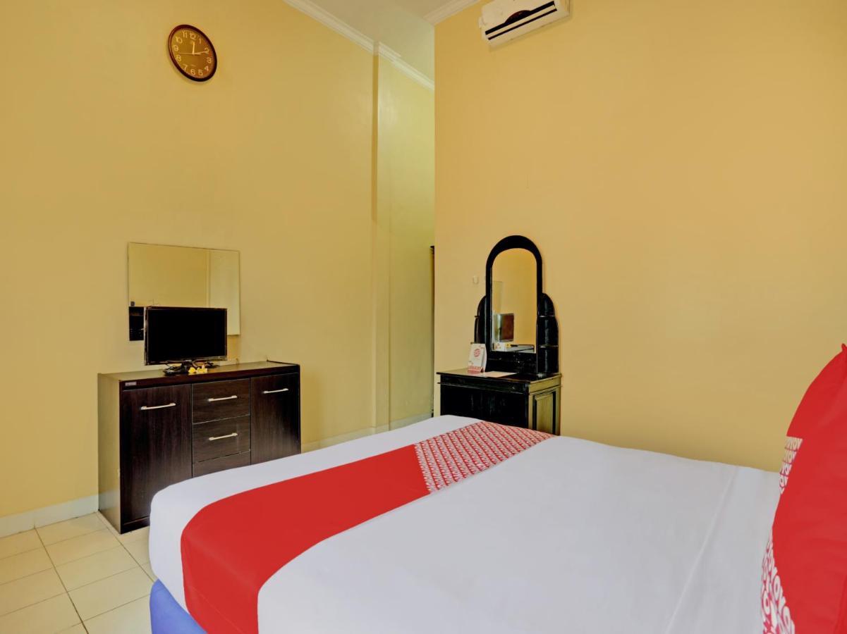 Oyo 3096 Hotel Dewi Warsiki Гилиманук Екстериор снимка